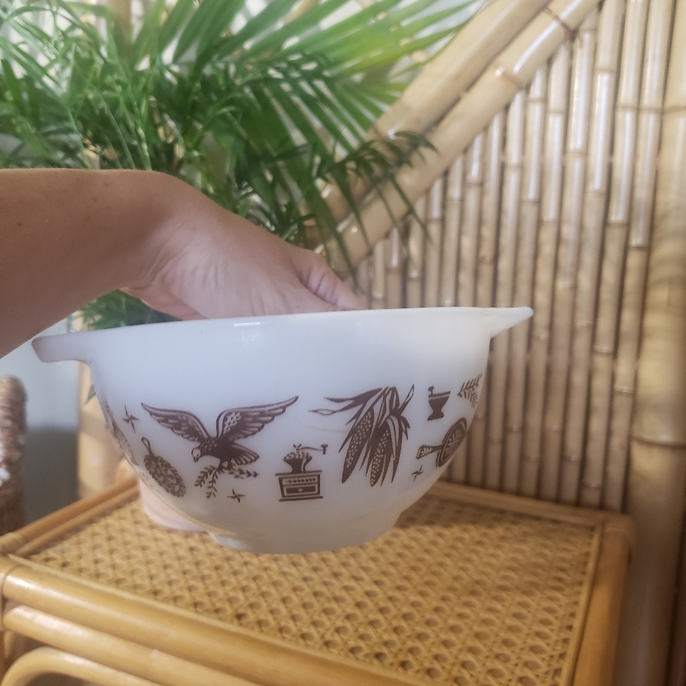 🧁 2/$60!! VINTAGE!  Small Pyrex Early American Mixing Bowl - Picture 4 of 7